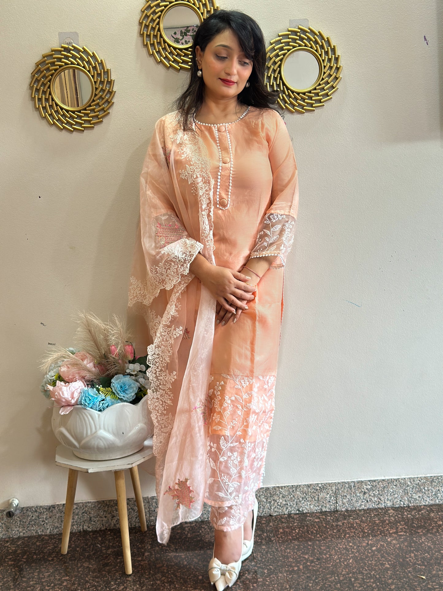 Elegant Dola Silk Kurta Set with Lace Detailing