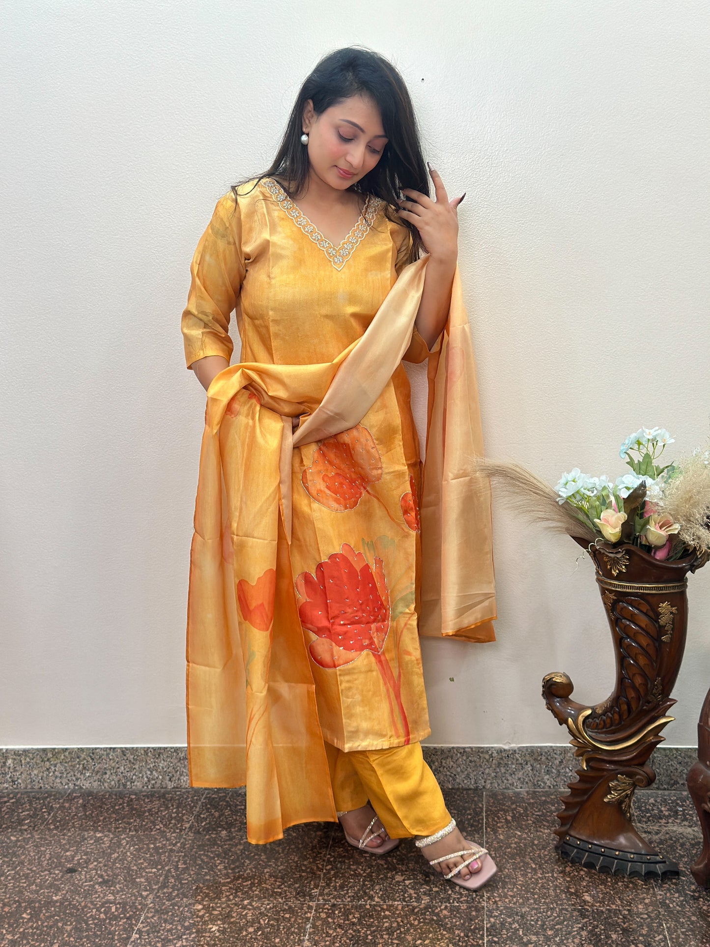 Elegang Floral Orgaza Kurta Set