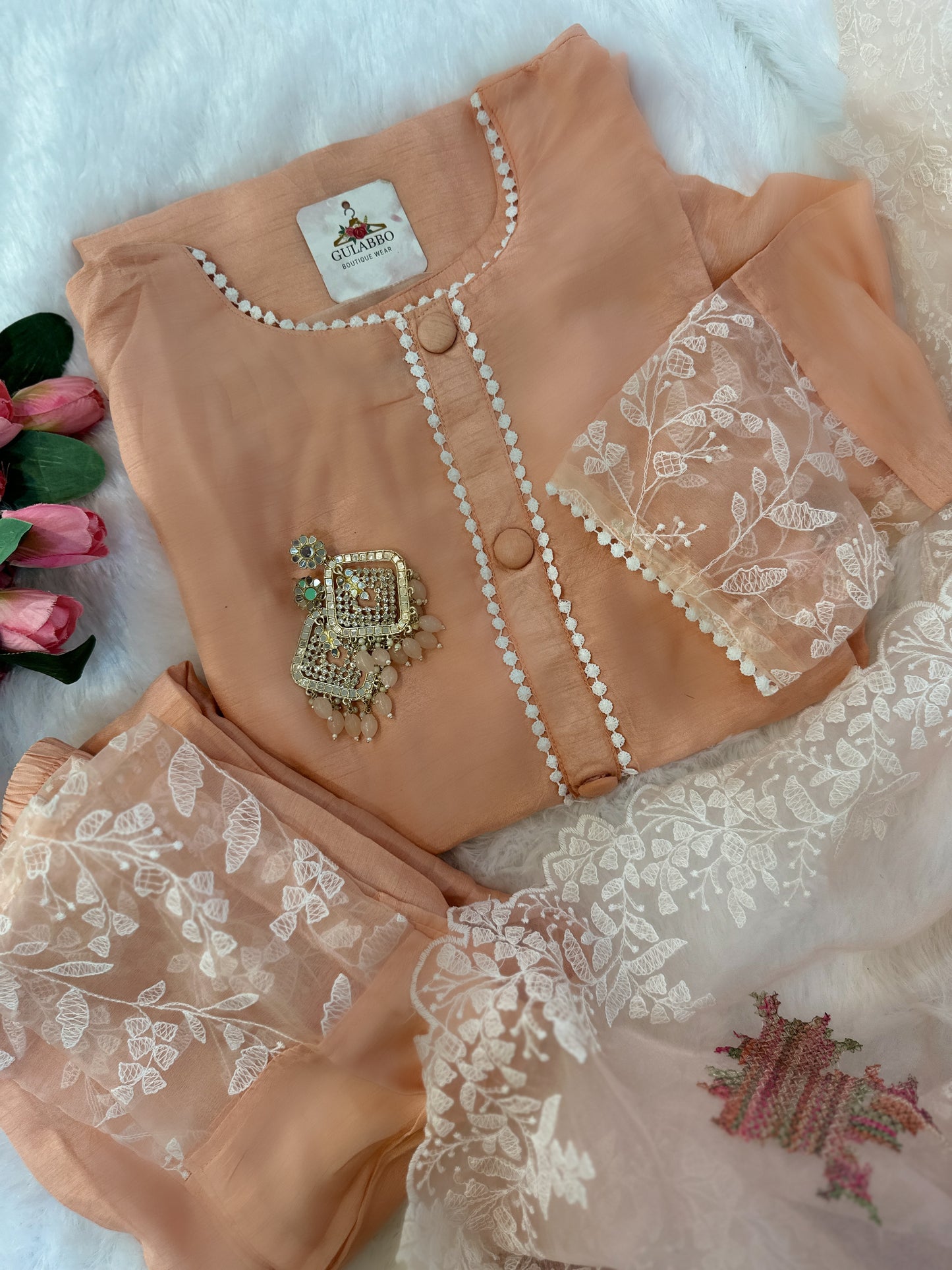 Elegant Dola Silk Kurta Set with Lace Detailing