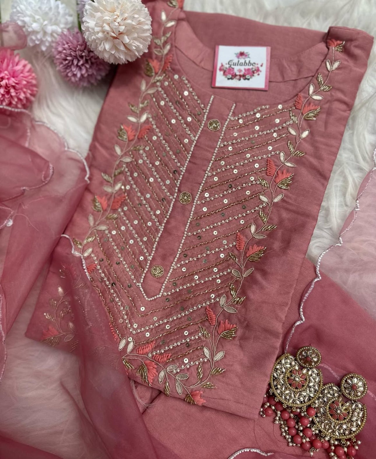 Pink Embroidered Kurta Set With Organza Dupatta