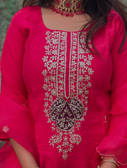 Elegant Embroidered Dress with Organza Dupatta