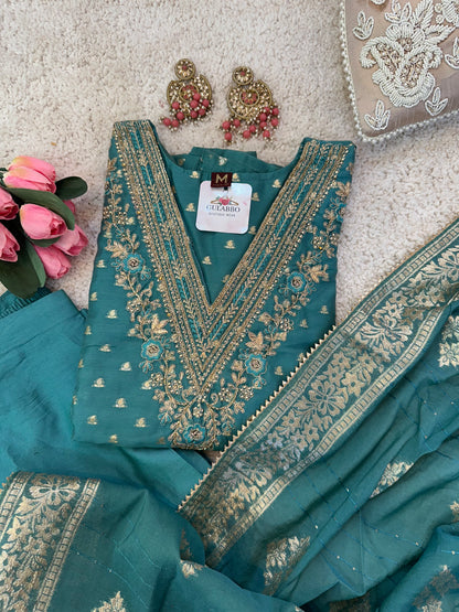 Peacock Green Colour Silk Butti Jaquard Ensemble