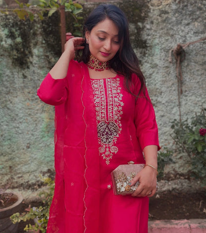 Elegant Embroidered Dress with Organza Dupatta