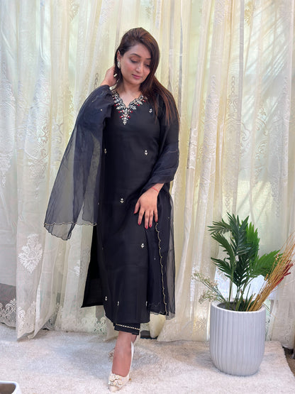 Black Embroidered Kurta Set With Organza Dupatta