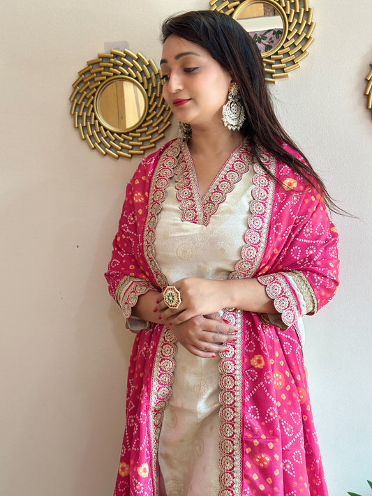 Beautiful Scalloped Lace Kurta with Bhandhani Pink Scalloped Dupatta