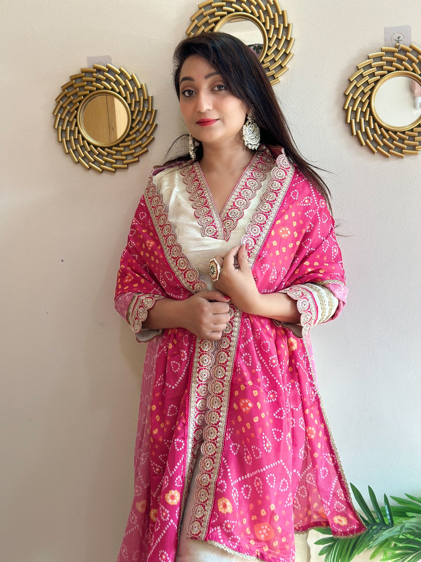 Beautiful Scalloped Lace Kurta with Bhandhani Pink Scalloped Dupatta