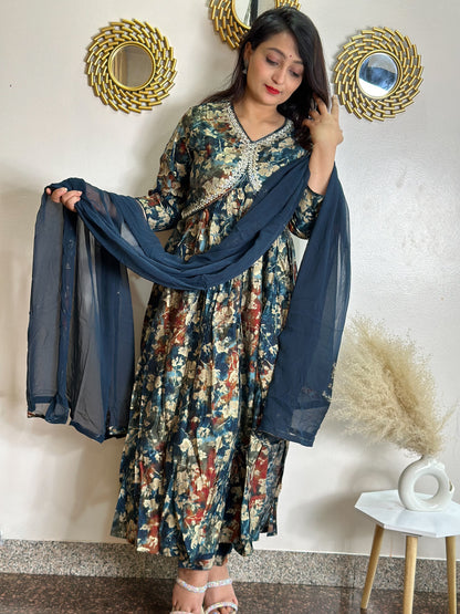 Beautiful alia kurta Set with Nyra Cut