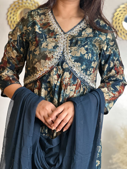 Beautiful alia kurta Set with Nyra Cut