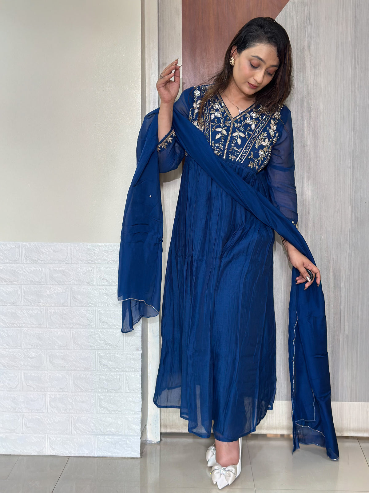 Mul Chanderi Hand Embroidered Kurta Set