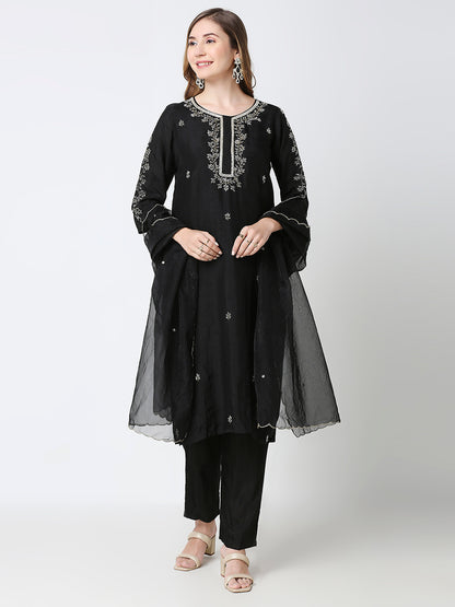 Black Embroidered Kurti With Organza Dupatta