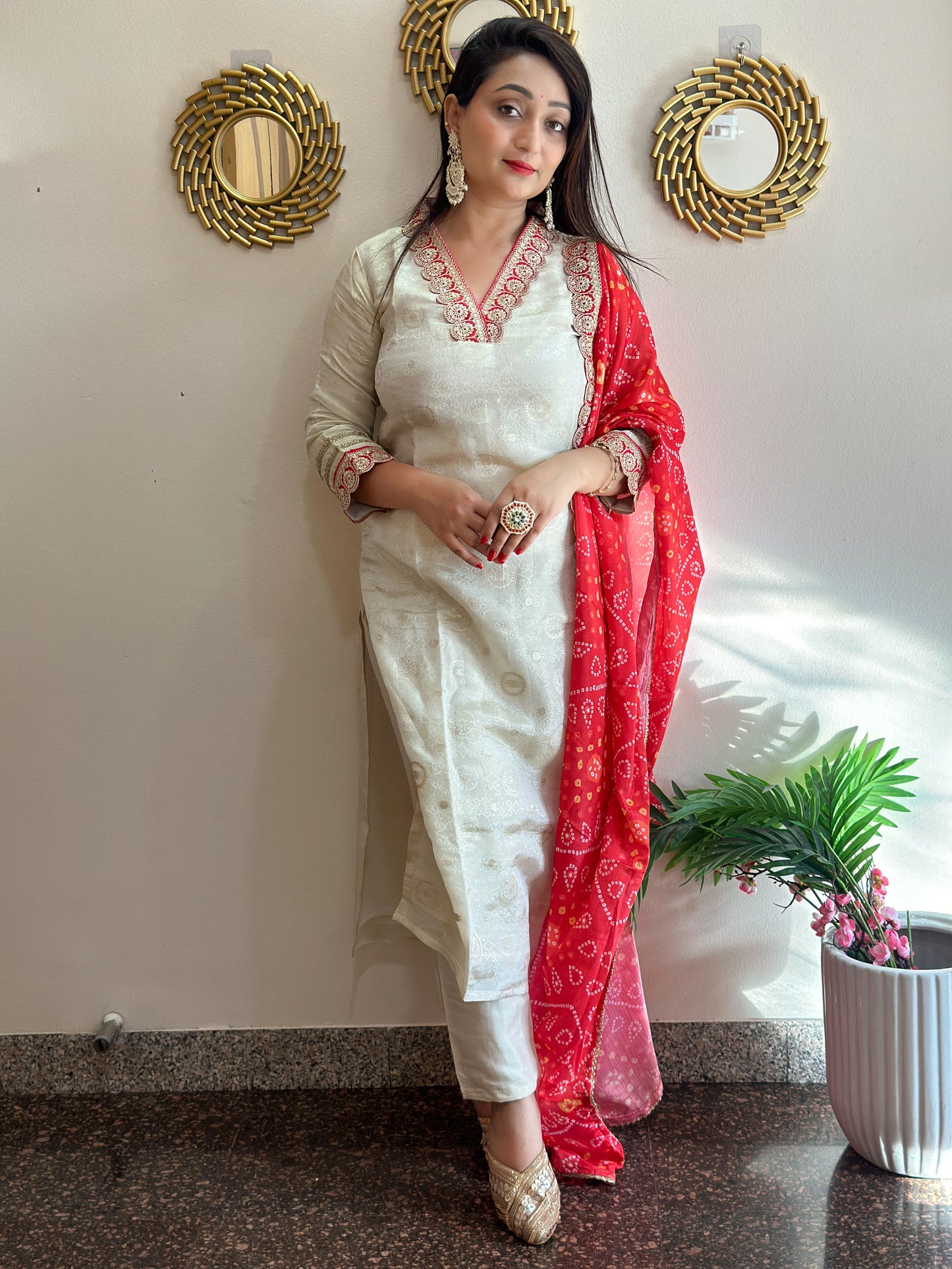 Beautiful Scalloped Lace Kurta with Bhandhani Scalloped Dupatta