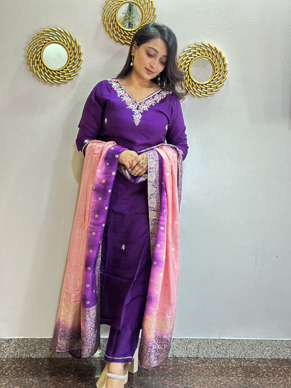 Embroidered Kurti Set With Two-Shade Banarasi Dupatta