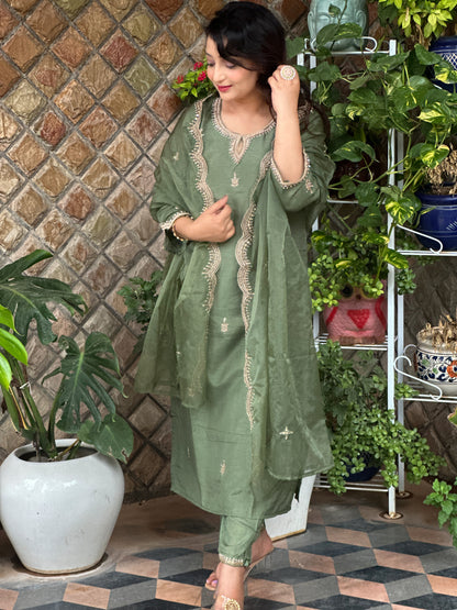 Heavy Embroidered Kurti Set