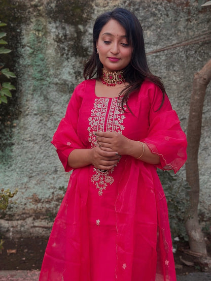 Elegant Embroidered Dress with Organza Dupatta