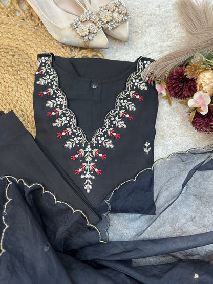 Black Embroidered Kurta Set With Organza Dupatta