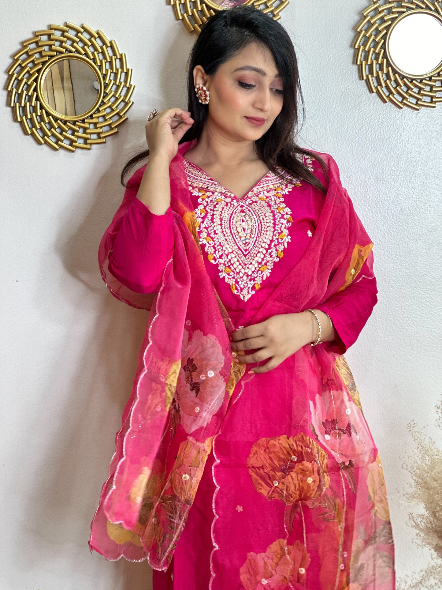 Rani Pink Embroidered Kurta Set With Floral Embroidered Organza Dupatta