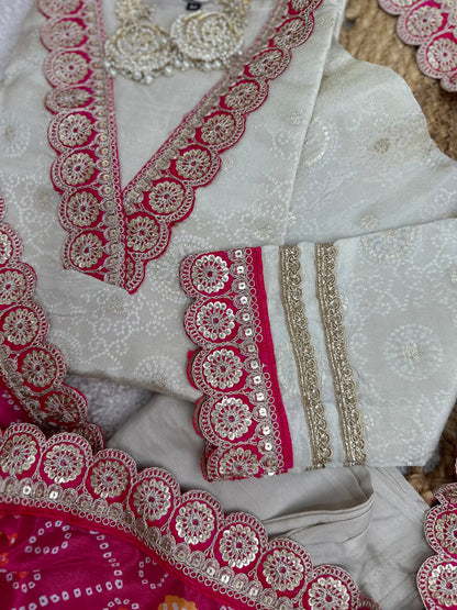 Beautiful Scalloped Lace Kurta with Bhandhani Pink Scalloped Dupatta