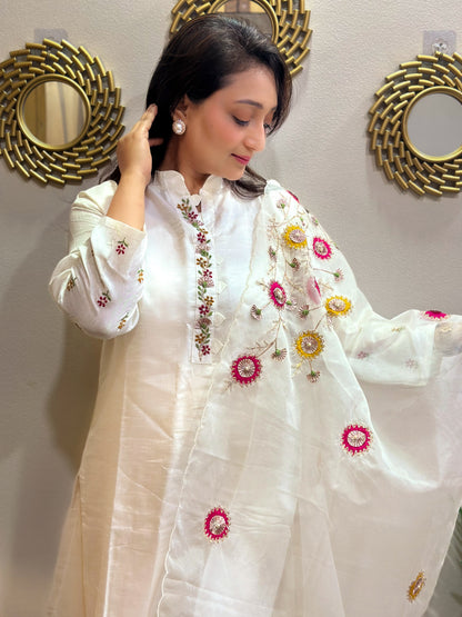 White Kurta Set With Beautiful Embroidered Dupatta